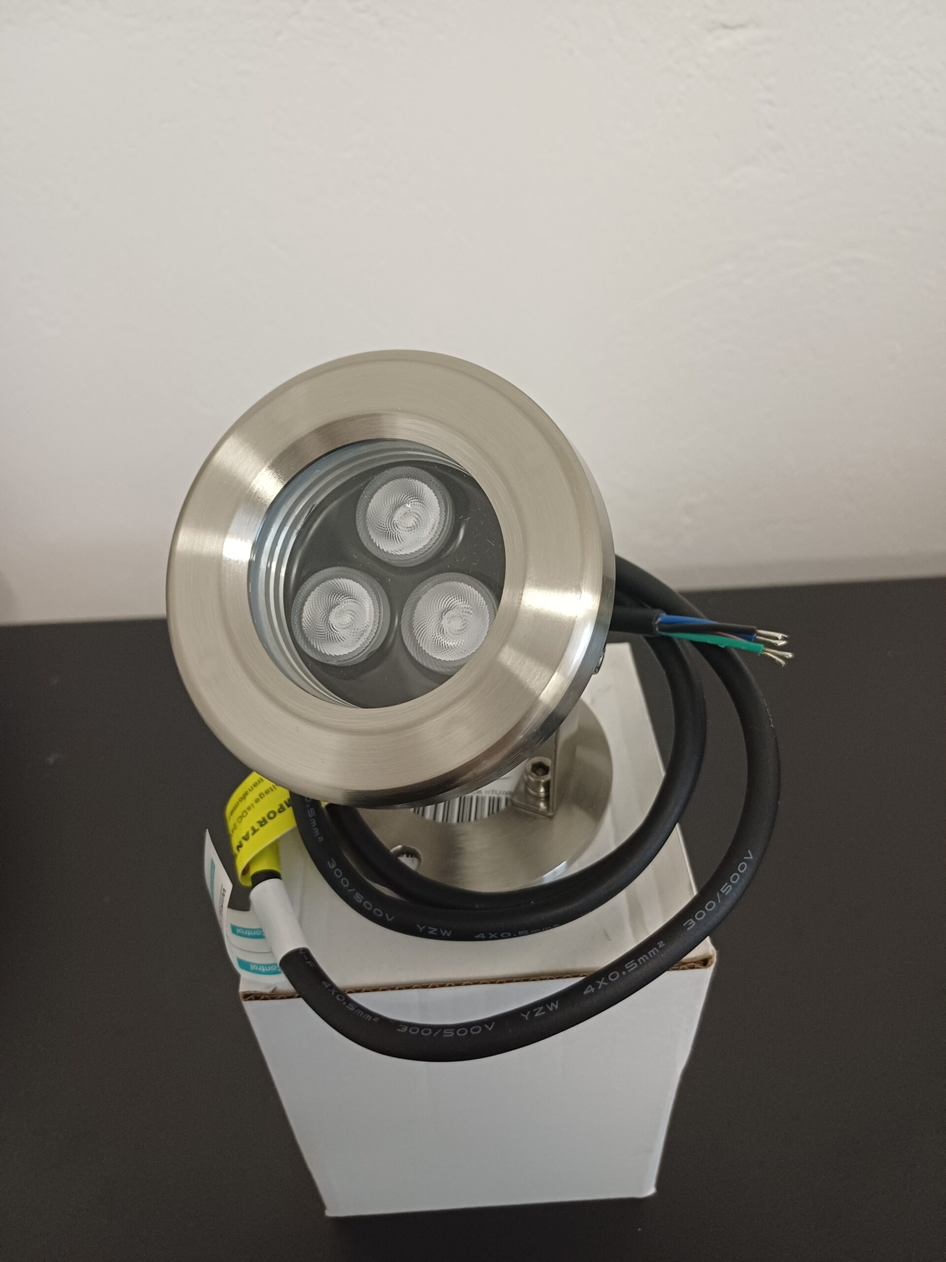 20260403_104941 Υποβρύχιος Προβολέας M82 RGB - Image 1